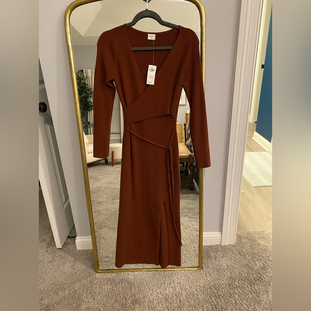 NWT Abercrombie & Fitch ribbed wrap dress with gorgeous lower front slit